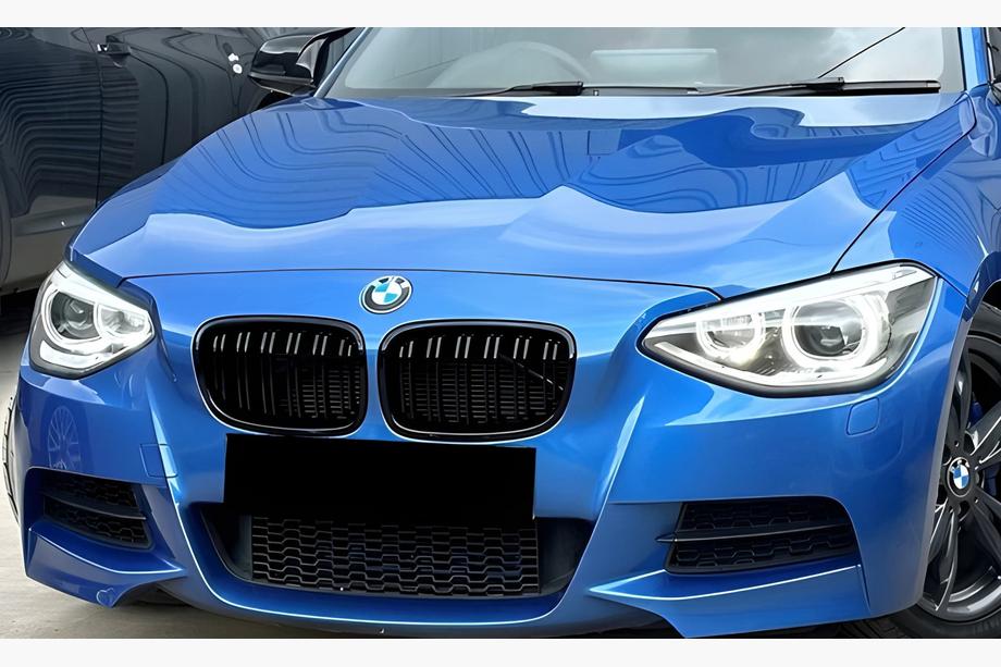 BMW 1 Serie F20/F21 2011–2019 M-Look nierengrilles (2011-2014, hoogglans zwart) Image