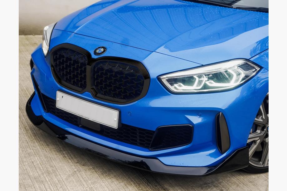 BMW 1 Serie F40 2019–2024 Niergrille Diamond Black (1 st.) Image