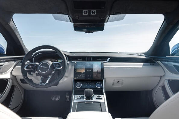 Jaguar XF (X260): review van een stijlvolle premium sedan Foto 6