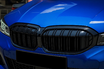 BMW 3 Serie G20/G21 2018– M-Look nierroosters (2022+, hoogglans zwart) foto 1