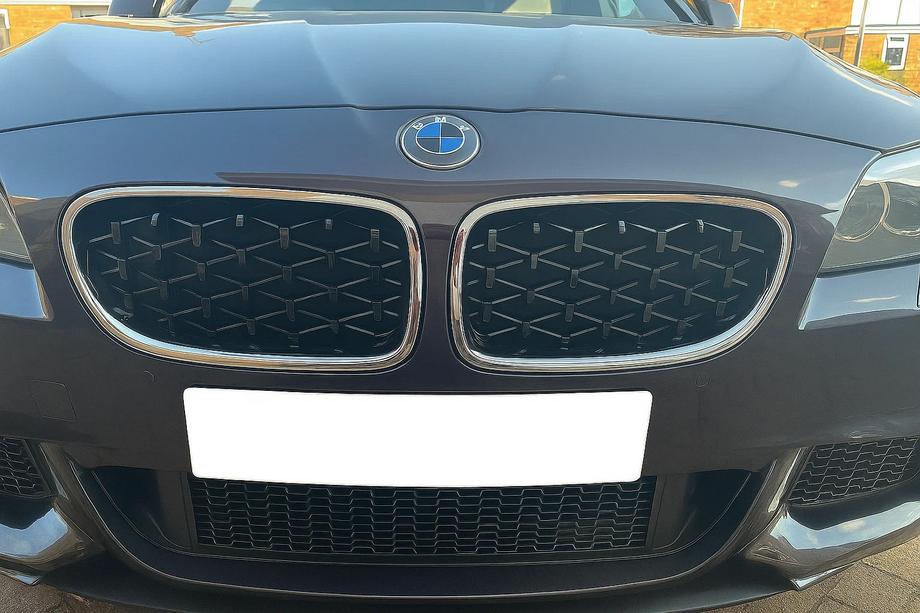BMW 5 Serie F10/F11 2010–2016 Niergrilles Diamond Black (chromen omlijsting) Foto 1