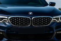 BMW 5 Serie G30/G31 2017–2023 Niergrille Diamond Silver V1 (2017-2020, chromen omlijsting) foto 1