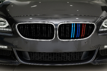 BMW 6-serie F12/F13/F06 2011–2018 Nierenroosters M-Look (M-Color met chromen rand) foto 1