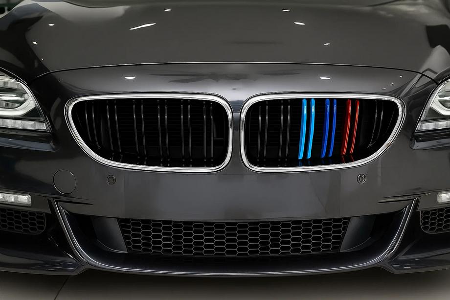 BMW 6-serie F12/F13/F06 2011–2018 Nierenroosters M-Look (M-Color met chromen rand) Image