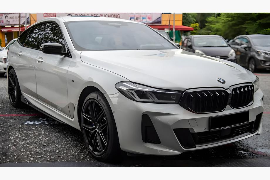 BMW 6-serie G32 2017– M-Look nierengrille (2020-2023, hoogglans zwart) Image