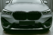 BMW X1 F48 2015–2022 M-Look nierengrilles (2020-2022, mat zwart) foto 1