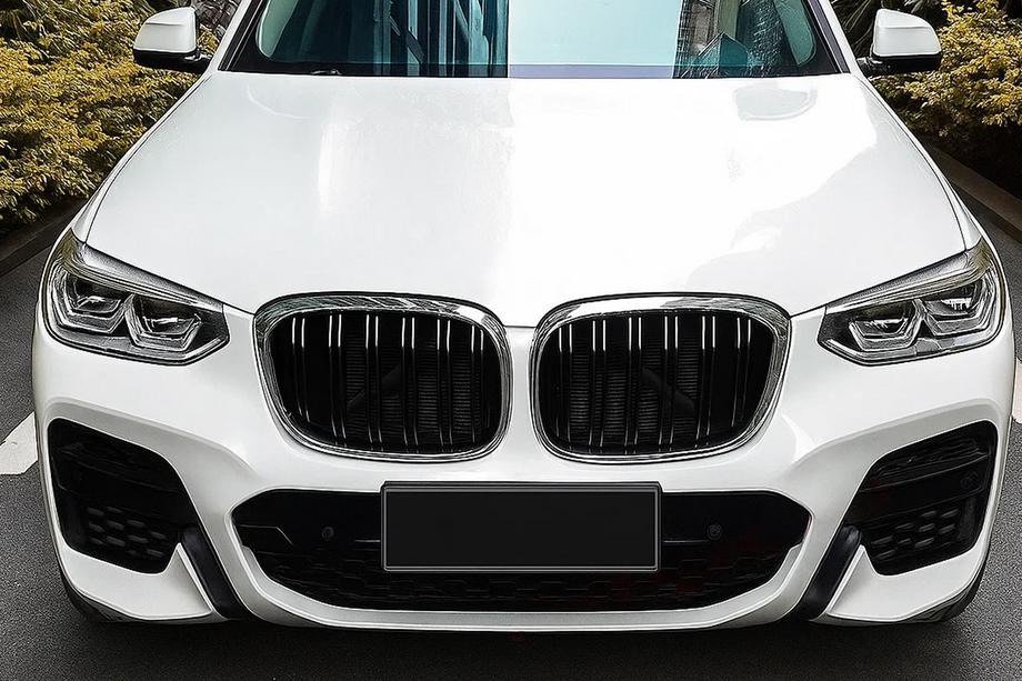 BMW X4 G02 2018– M-Look niergrillen (2018-2021, hoogglans zwart met chromen omlijsting) Image