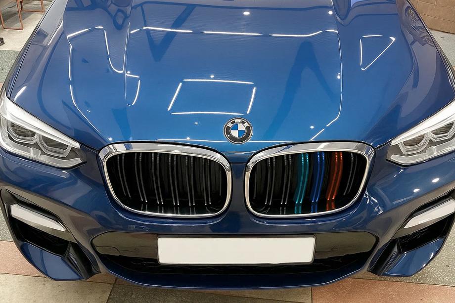 BMW X4 G02 2018– M-Look nierroosters (2018-2021, M-Color met chromen rand) Image