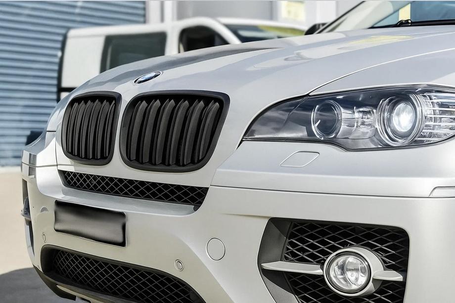 BMW X5 E70 2007–2013 M-Look nierroosters (mat zwart) Image