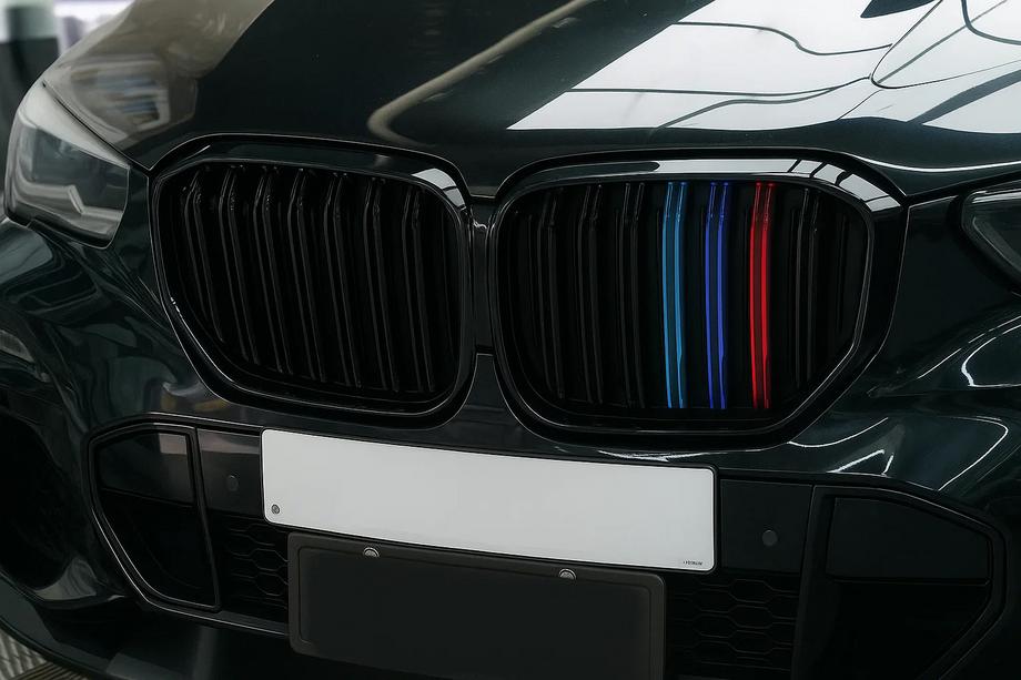BMW X5 G05 2019–2026 Niergrilles M-Look (2019-2022, M-Color) Image