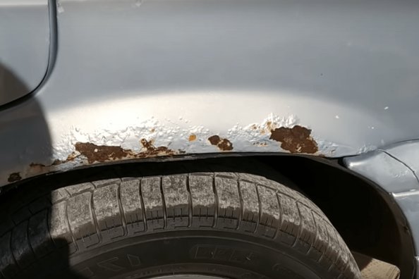 Hoe gevaarlijk zijn 'roestplekjes' op de carrosserie?