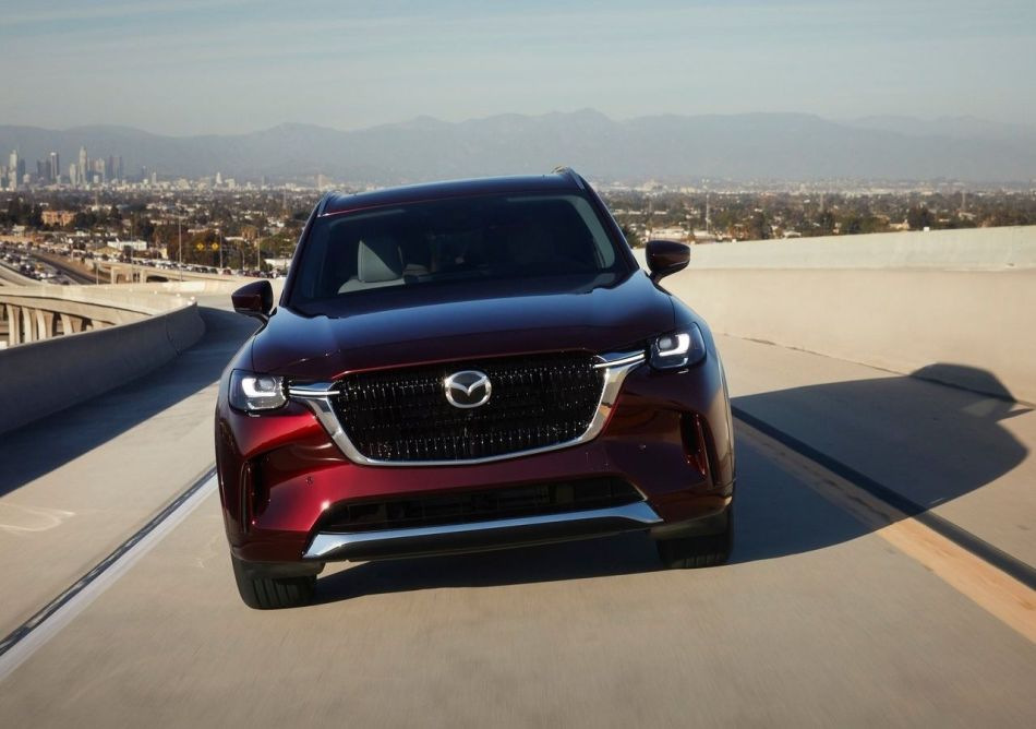 Review van de drie-rijige Mazda CX-90 crossover