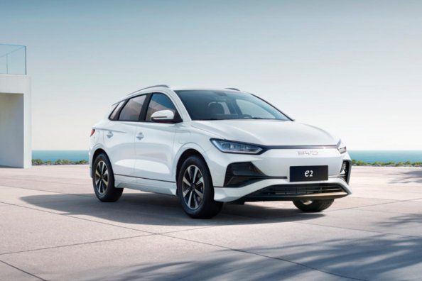 Review van de elektrische hatchback BYD e2 Foto 1