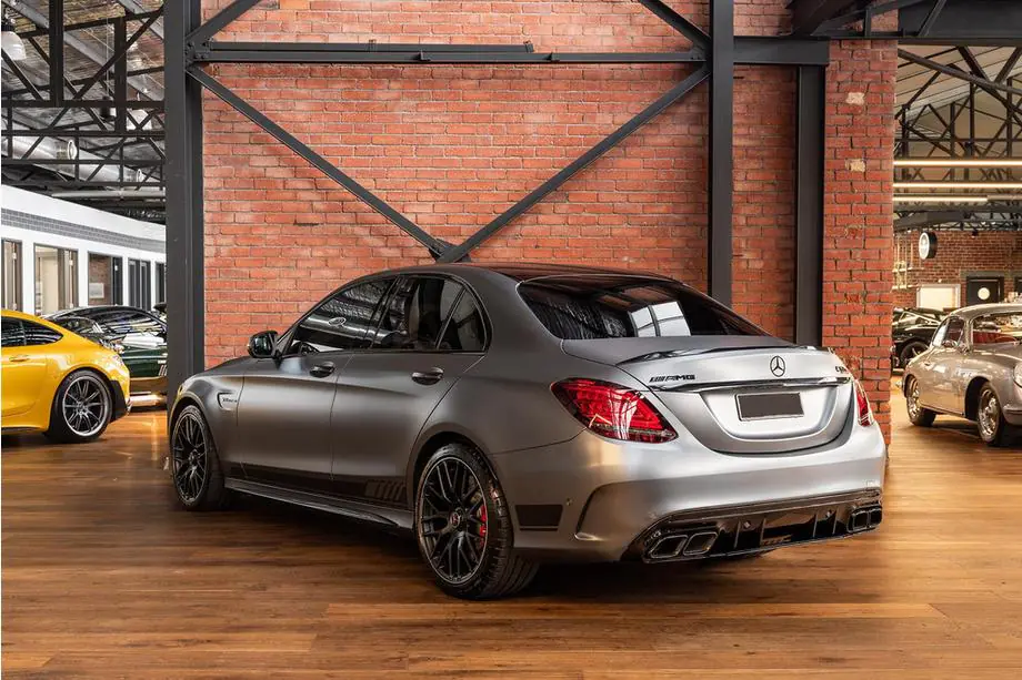 Mercedes C-klasse W205 2014–2021 Achterdiffuser met uitlaatsierstukken Silver (C63 design 2018-2021) Foto 1