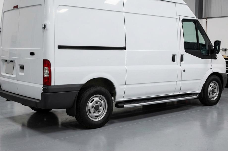 Ford Transit 2000–2014 Side steps Fullmond (2 stuks, aluminium) L1 (kort) Image