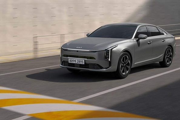 Kia K8 2025-review: vernieuwde sedan met een vleugje luxe