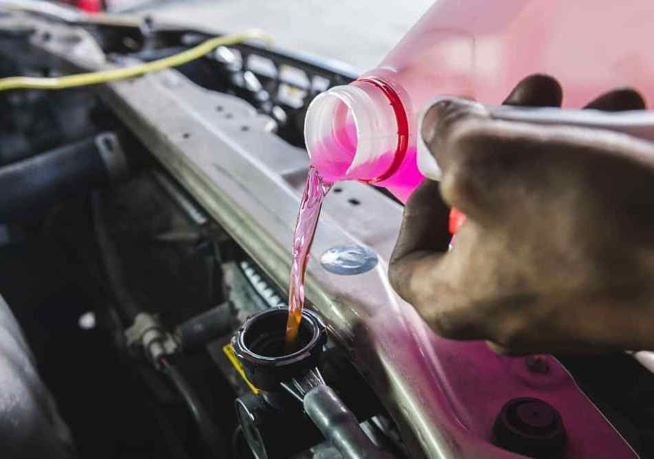 Hoe vaak moet je de koelvloeistof in je auto vervangen?