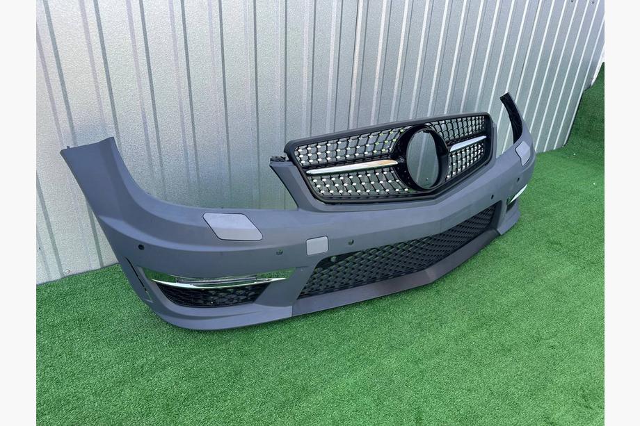 Mercedes C-klasse W204 2007–2015 Voorbumper 2011-2014 AMG C63 met Diamond Black grille Foto 1