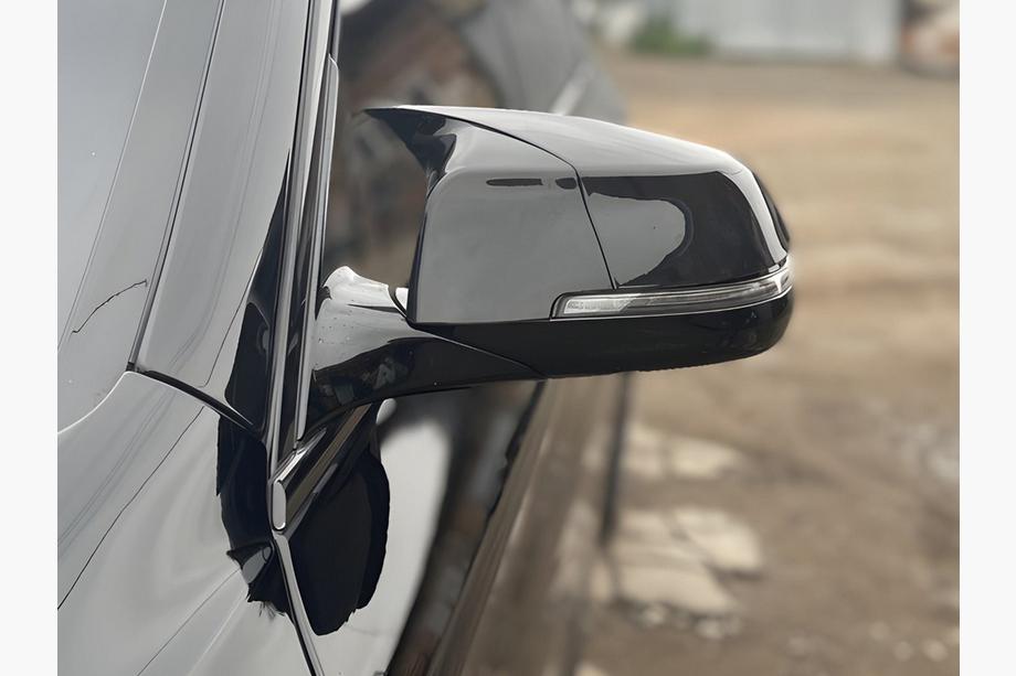 BMW 5 Serie F10/F11 2010–2016 Spiegelkappen M-Look 2013-2016 (met clips, 2 stuks) Foto 1