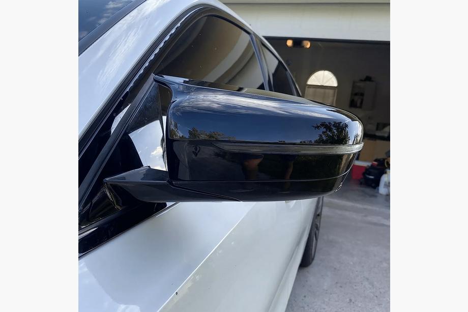 BMW 6-serie G32 2017– Spiegelkappen M-Look (met clips, 2 stuks) Foto 1