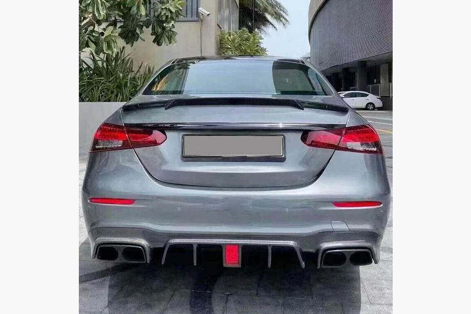 Mercedes E-class W213 2016–2023 Spoiler V7 (Carbon) Image