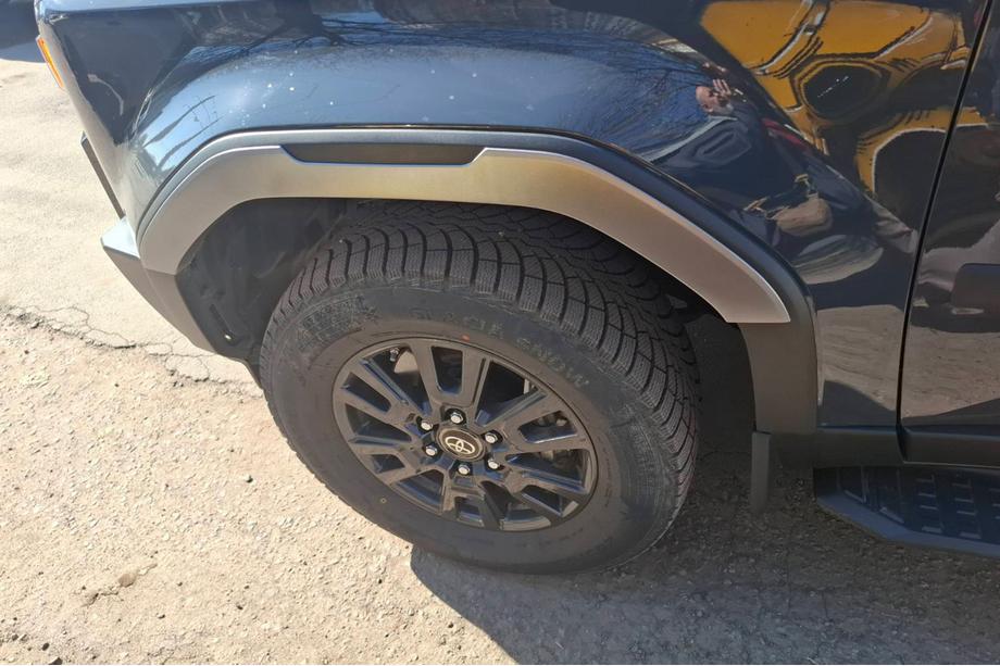 Toyota Land Cruiser Prado 250 2023– Wielkastlijsten Foto 3