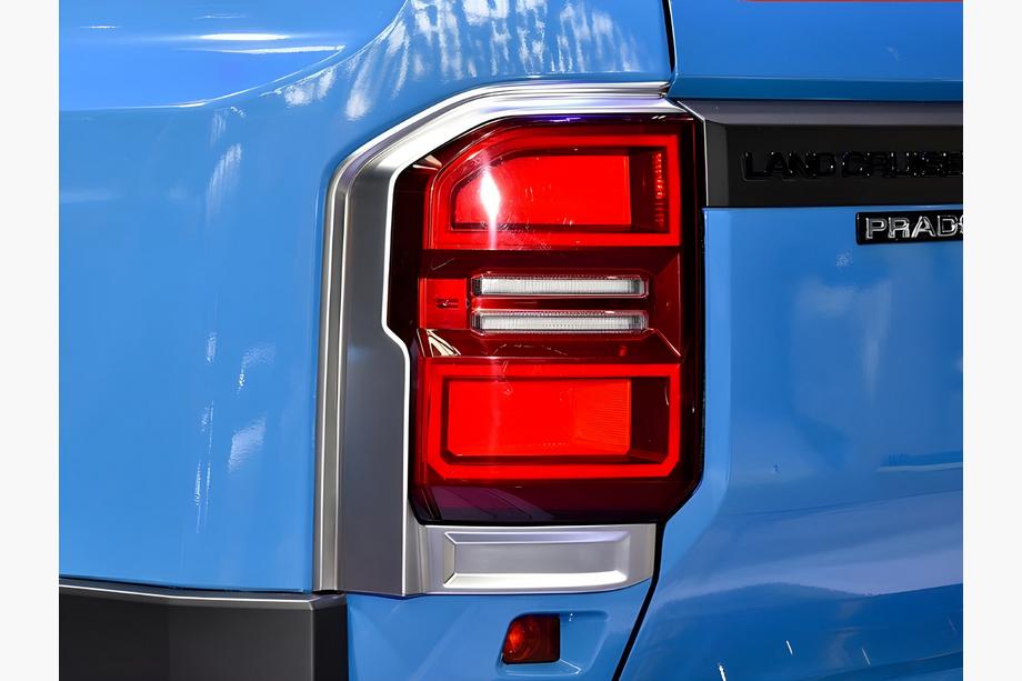 Toyota Land Cruiser Prado 250 2023– Chromen achterlicht sierlijsten Image