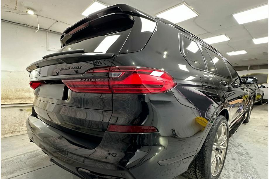 BMW X7 G07 2019– Onderlipspoiler V1 (Hoogglans zwart) Foto 5