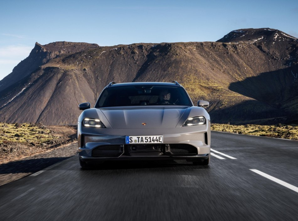 Review: Porsche Taycan Sport Turismo 2025