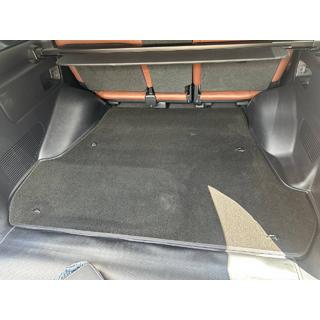 Textiele kofferbakmat Premium V-1 (5 zitplaatsen, zwart) Toyota Land Cruiser 200 2007–2021 foto 2
