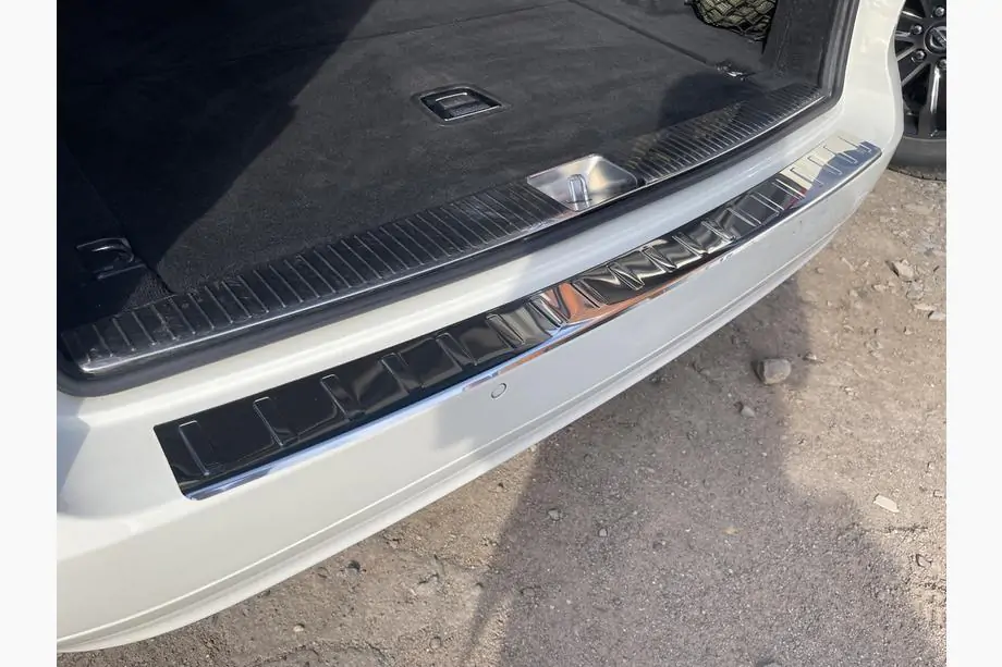 Mercedes E-class W211 2002–2009 Achterbumperlijst Carmos (SW, RVS) Foto 1