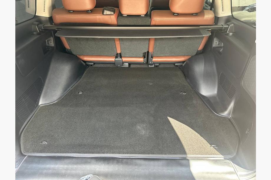 Toyota Land Cruiser 200 2007–2021 Textiele kofferbakmat Classic V-1 (5-zits, zwart) Image