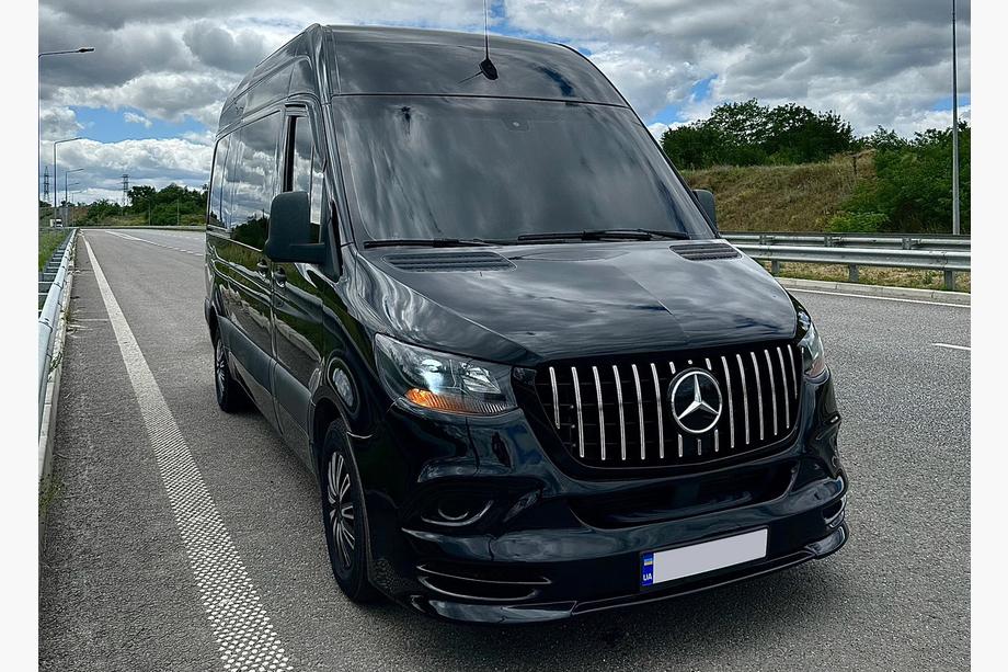 Mercedes Sprinter W907/W910 2018– Panamericana GT Chrome Premium V2 grille voor (met frame) Foto 3