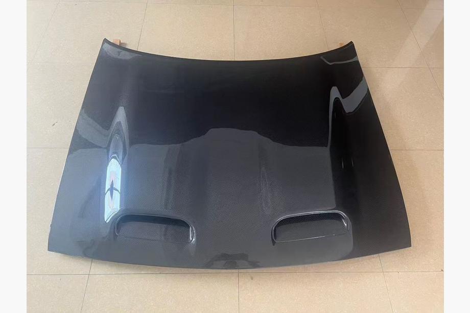 Dodge Challenger 2008–2023 Motorkap (carbon) Image