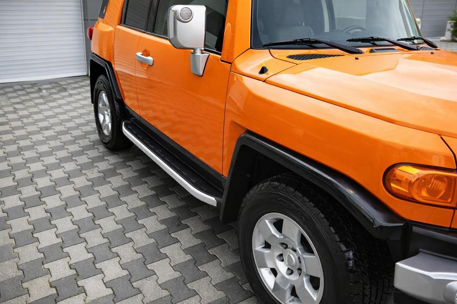 Toyota FJ Cruiser 2006–2022 Fullmond side steps (2 stuks, aluminium) Image