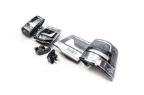 Toyota Land Cruiser 200 2007–2021 OPRUIMING! Achterlichten 2016+ (Executive Black) Rechts binnen (op de achterklep) foto 1
