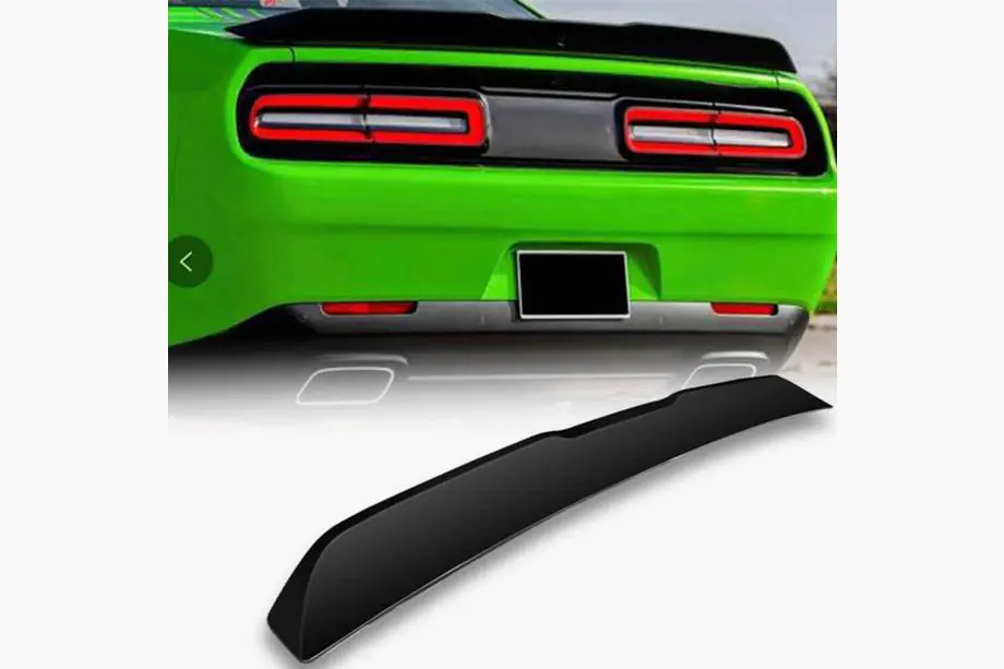 Dodge Challenger 2008–2023 Spoiler V2 (2015-2019, carbon) Image
