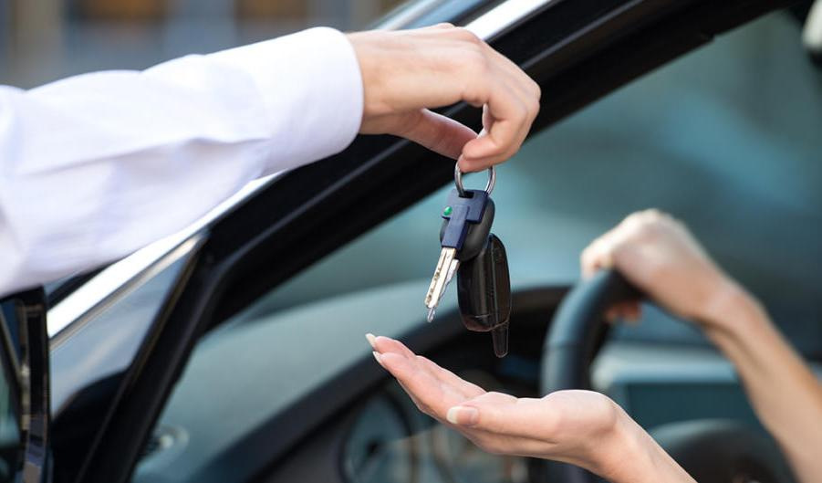 Is je auto verhuren de moeite waard? Voor- en nadelen