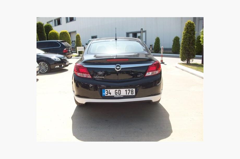 Opel Insignia 2008–2017 Achterste onderste diffuserlijst (spuitklaar) Foto 2