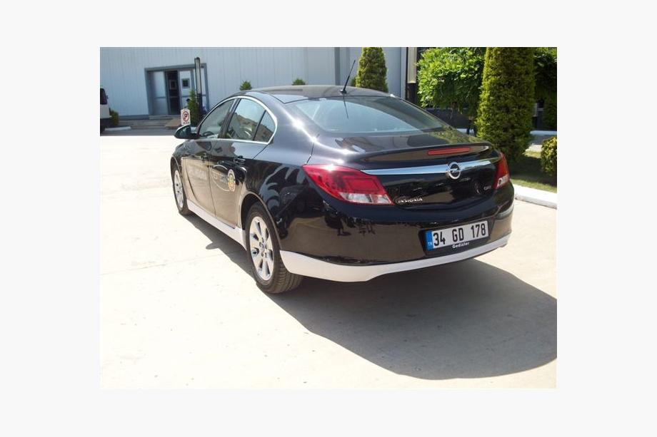 Opel Insignia 2008–2017 Achterste onderste diffuserlijst (spuitklaar) Foto 3