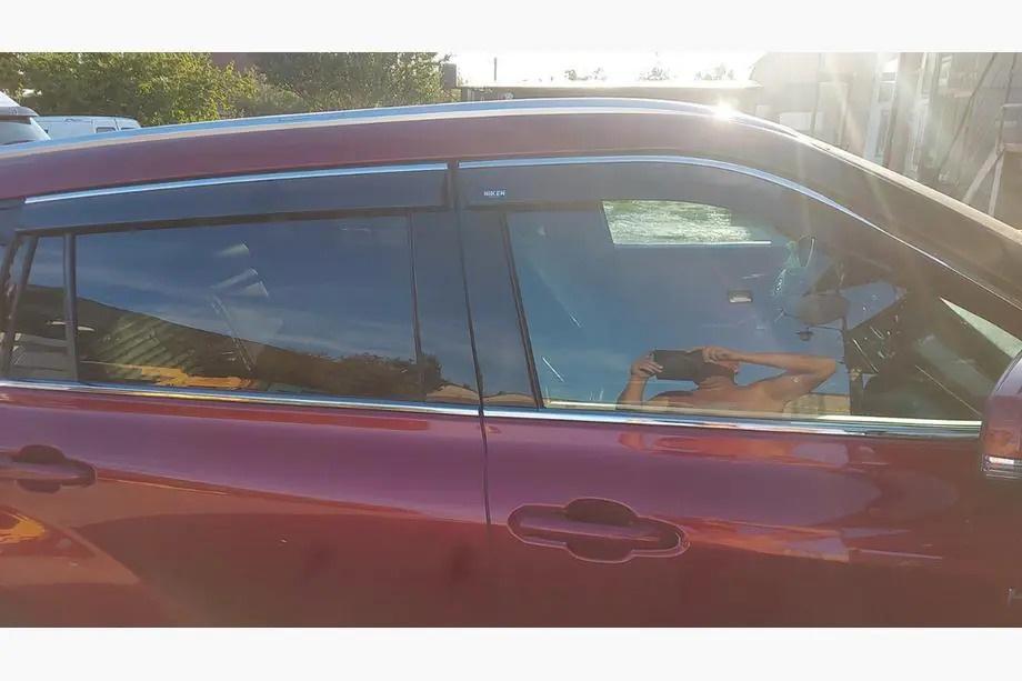 Toyota Highlander 2019– Windschermen met chromen sierlijst Niken Luxury (4 stuks) Foto 8