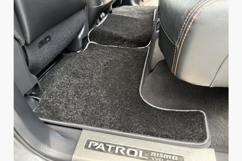 Nissan Patrol Y62 2010–2024 Deluxe stoffen automatten (3 rijen, zwart) Foto 5