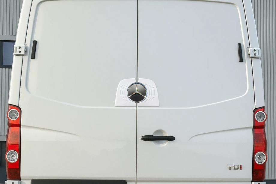Mercedes Sprinter W906 2006–2018 RVS omlijsting achterlogo Image