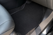 Toyota Rav 4 2019–2025 Textiele automatten Deluxe (Zwart) foto 6