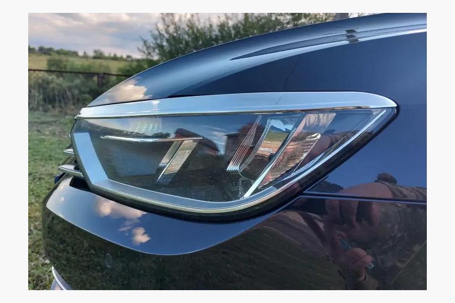 Volkswagen Passat B8 2015–2023 Chromen koplamp sierlijsten (2015-2018, 2 stuks, RVS) Image