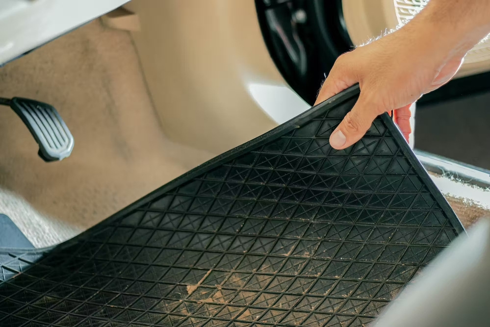 Waarom ontstaat er vocht in de auto?