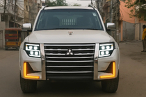 Mitsubishi Pajero Wagon IV 2006–2021 Koplampen voor LXR foto 1