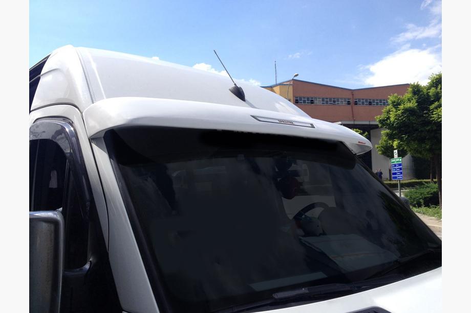 Volkswagen Crafter 2006–2016 Voorruitdeflector V1 (spuitklaar, zelfklevend) Image