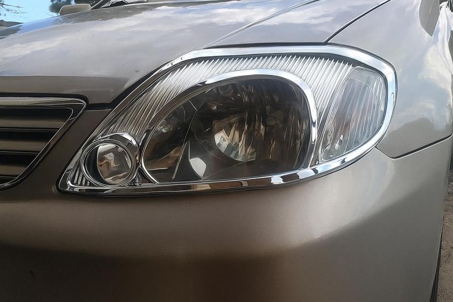 Toyota Corolla 2002–2007 Koplampcovers V1 (2002-2004, 2 stuks, kunststof) Image