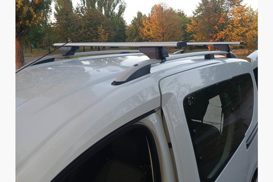Dacia Dokker 2013–2022 Dakdragers (dwarsbalken) voor standaard dakrails, afsluitbaar Wizard V1 (2 stuks) 135 cm, Zwart Image
